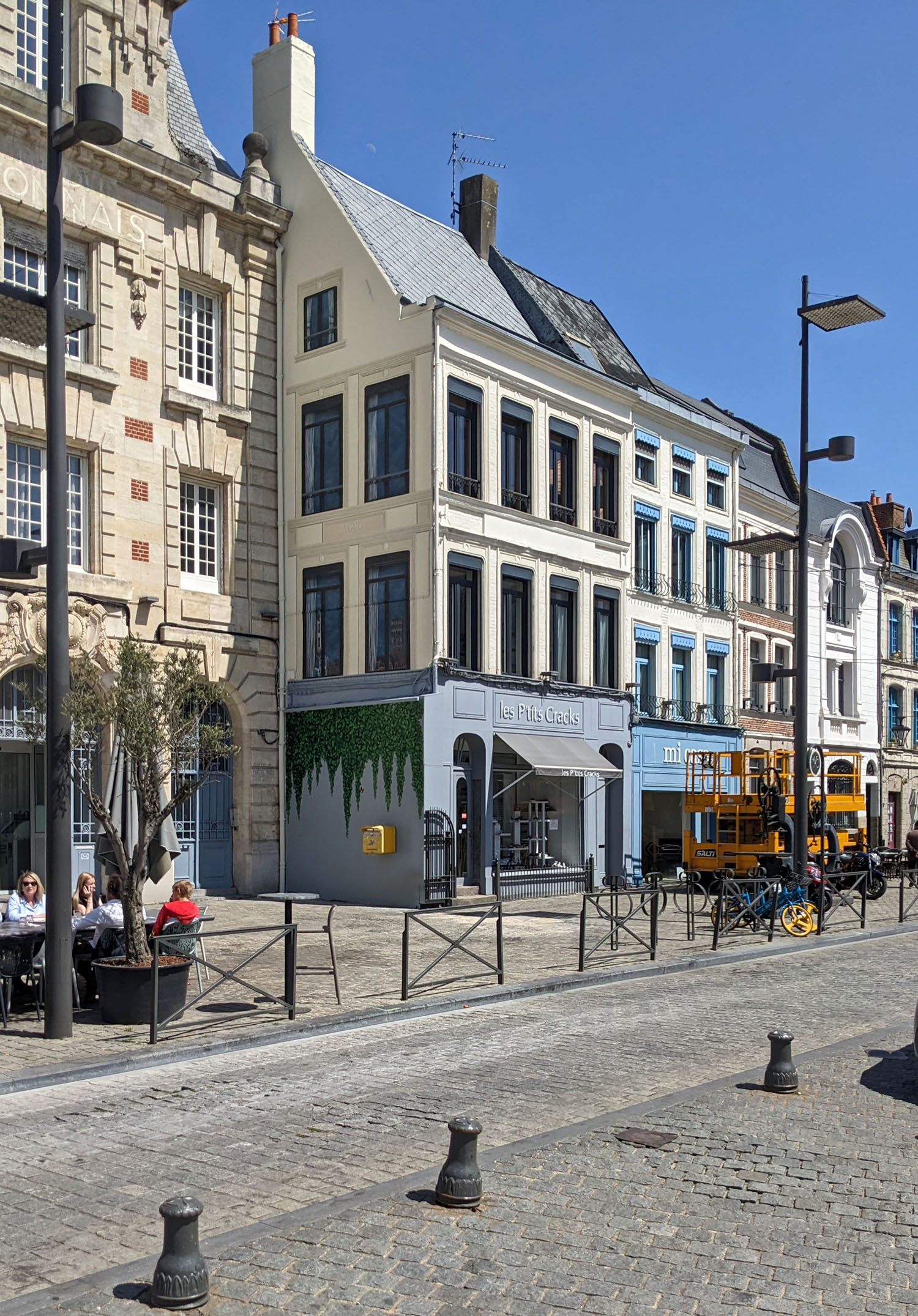 facade-trompe-l'oeil-Bethune-Grand-place